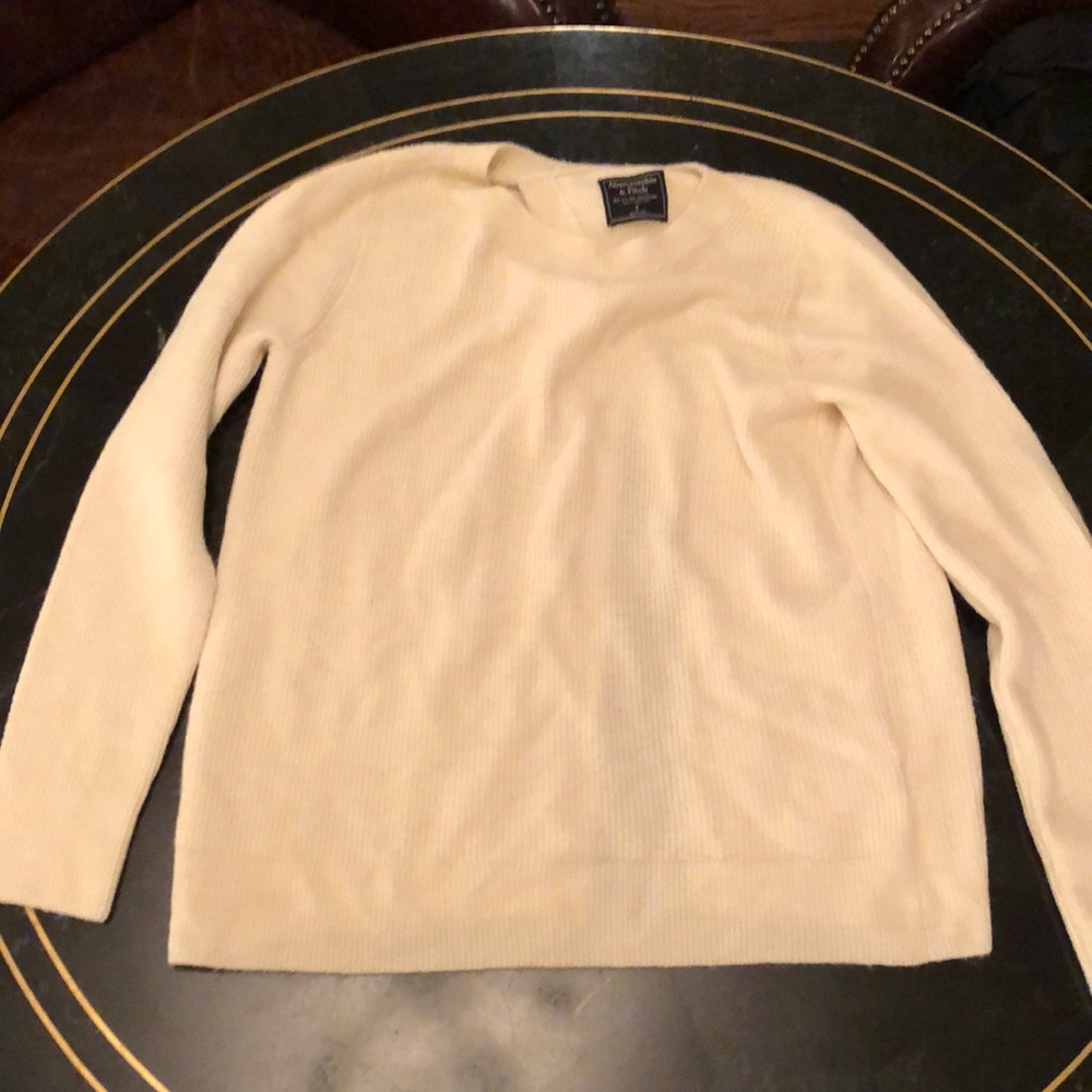 Beautiful wool and open slit back sweater from Abercrombie and Fitch, no stains